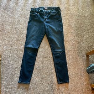 Denizen by Levi’s Modern Skinny 31 X 34 (12 L)